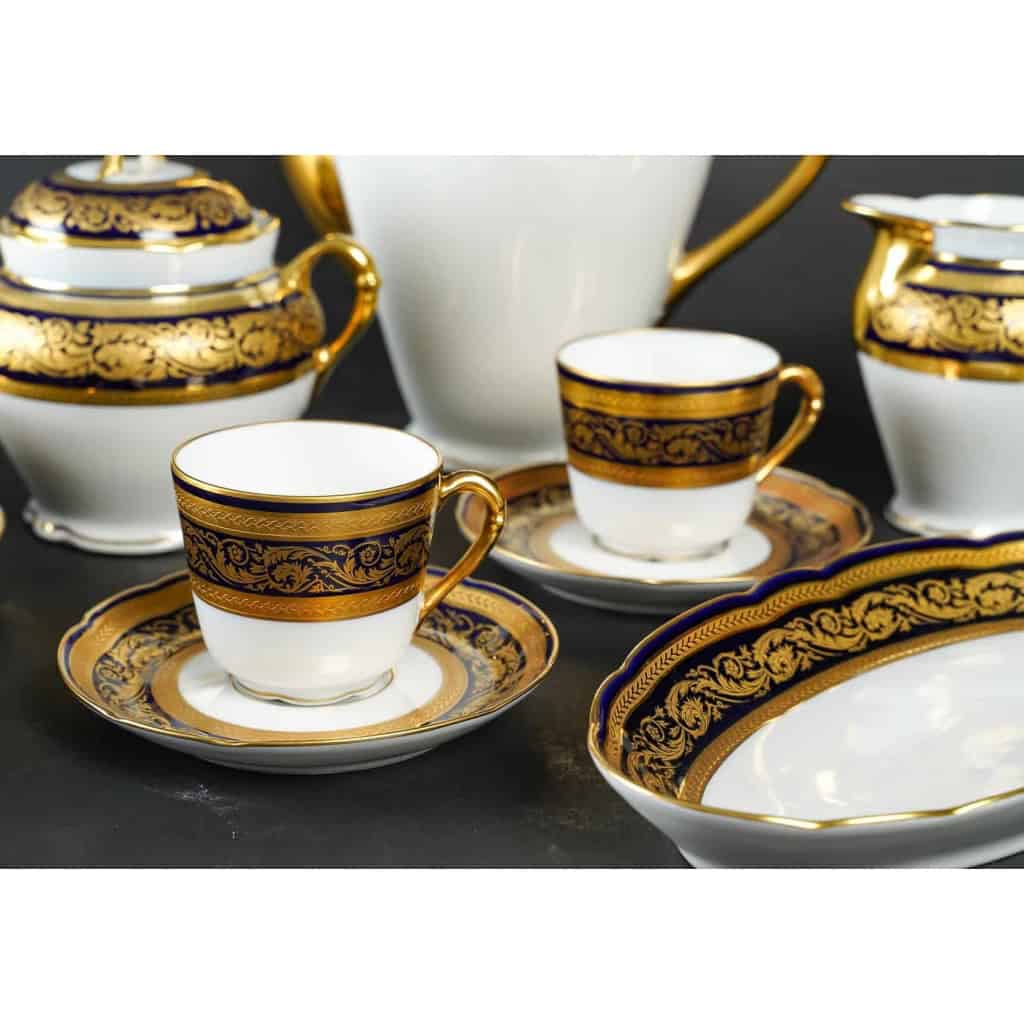 Service à Café en Porcelaine de Limoges | Vendôme Bernardaud | Bleu de four et Or | Ensemble pour 12 Personnes| 27 Pièces | Biron Service à Café en Porcelaine de Limoges | Vendôme Bernardaud | Bleu de four et Or | Ensemble pour 12 Personnes| 27 Pièces