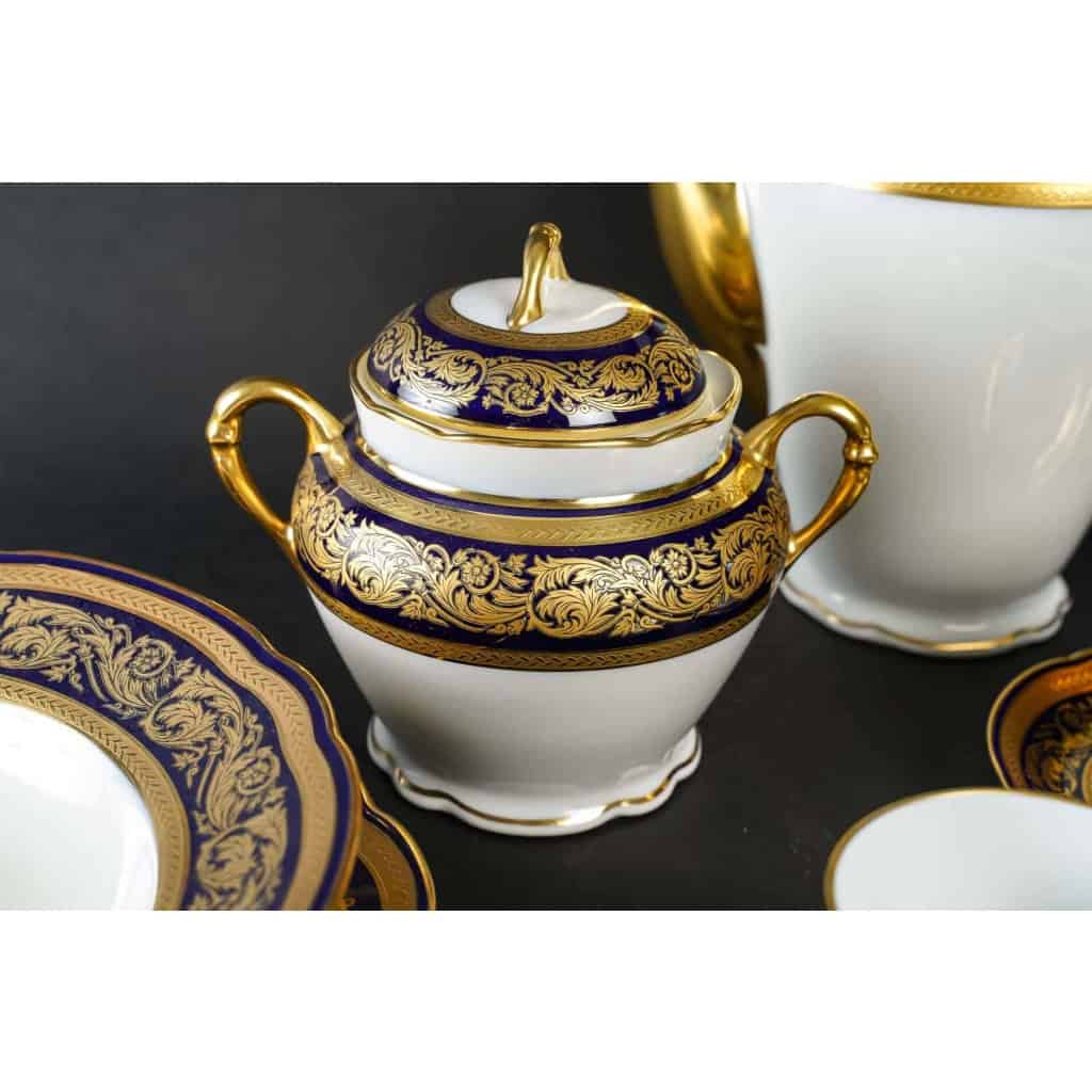 Service à Café en Porcelaine de Limoges | Vendôme Bernardaud | Bleu de four et Or | Ensemble pour 12 Personnes| 27 Pièces | Biron Service à Café en Porcelaine de Limoges | Vendôme Bernardaud | Bleu de four et Or | Ensemble pour 12 Personnes| 27 Pièces