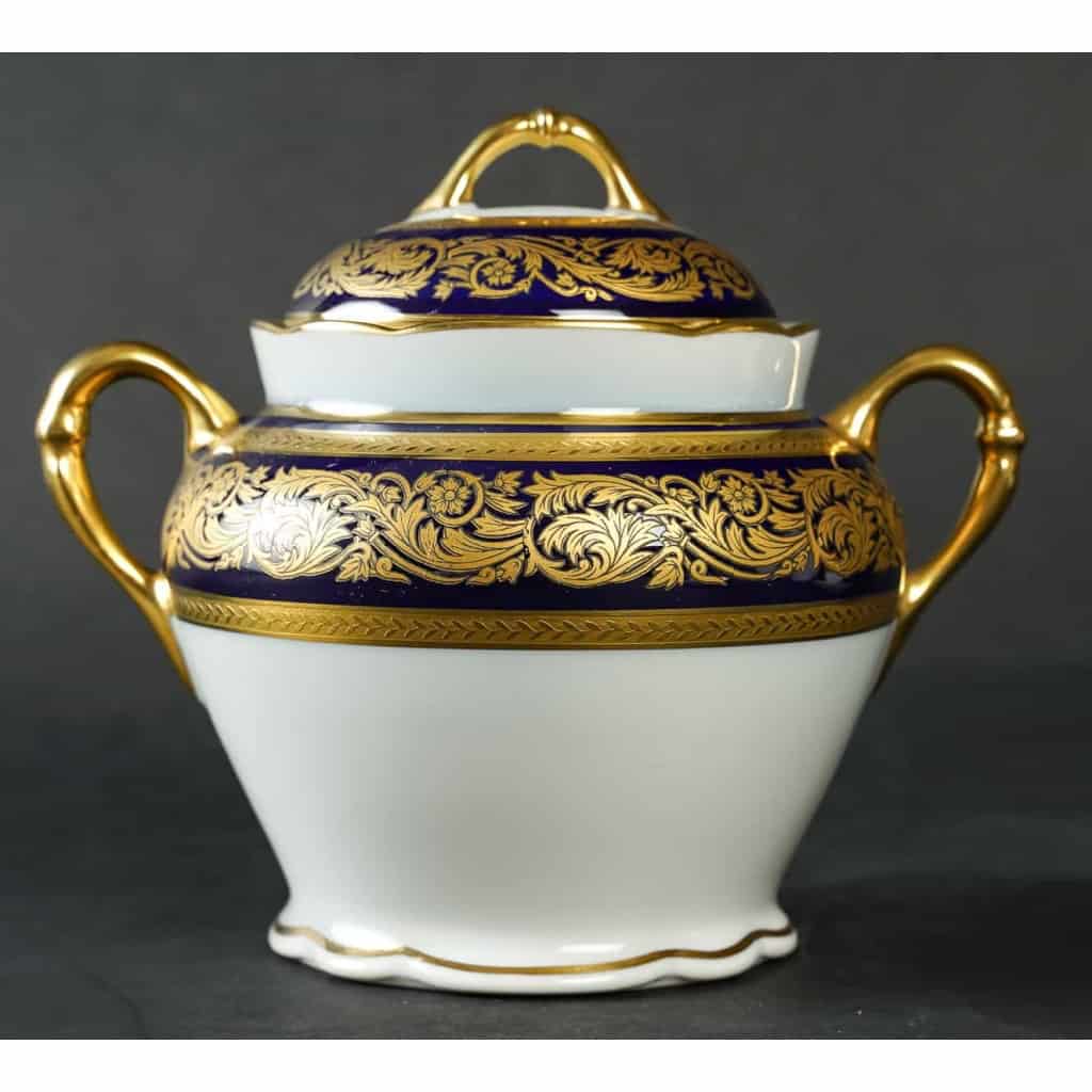 Service à Café en Porcelaine de Limoges | Vendôme Bernardaud | Bleu de four et Or | Ensemble pour 12 Personnes| 27 Pièces | Biron Service à Café en Porcelaine de Limoges | Vendôme Bernardaud | Bleu de four et Or | Ensemble pour 12 Personnes| 27 Pièces