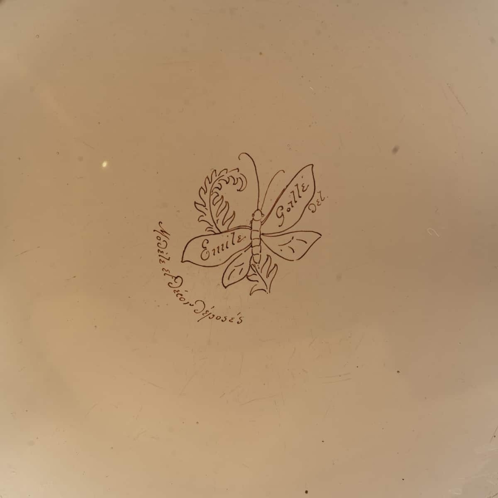 Coupe Jardinière à Anses « Papillons, Sauterelles et Champignons » verre fumé émaillé et doré de Emile GALLE | Biron Coupe Jardinière à Anses "Papillons, Sauterelles et Champignons" verre fumé émaillé et doré de Emile GALLE