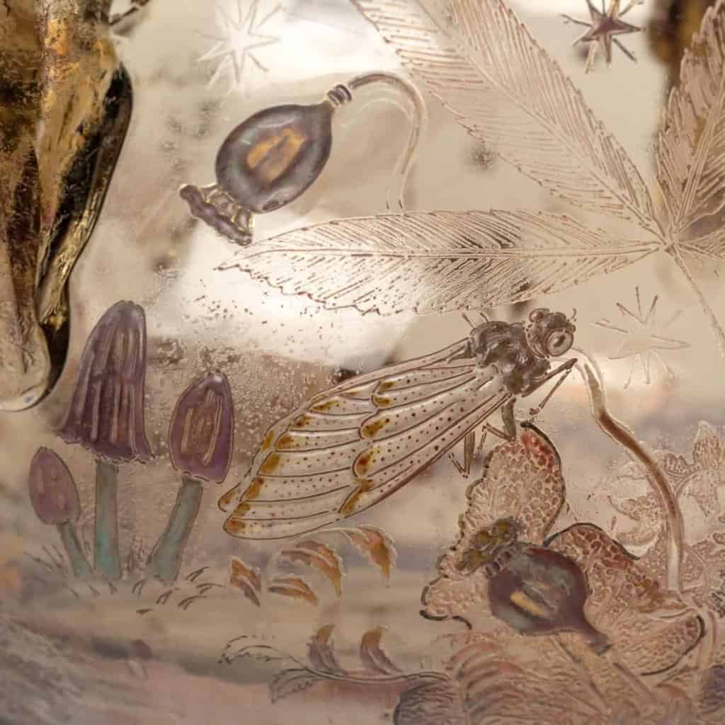 Coupe Jardinière à Anses « Papillons, Sauterelles et Champignons » verre fumé émaillé et doré de Emile GALLE | Biron Coupe Jardinière à Anses "Papillons, Sauterelles et Champignons" verre fumé émaillé et doré de Emile GALLE
