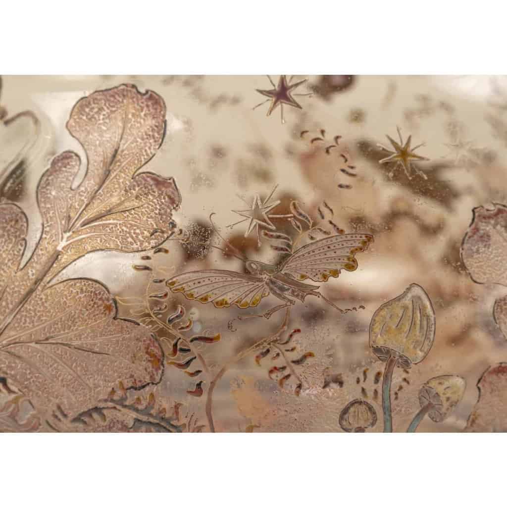 Coupe Jardinière à Anses « Papillons, Sauterelles et Champignons » verre fumé émaillé et doré de Emile GALLE | Biron Coupe Jardinière à Anses "Papillons, Sauterelles et Champignons" verre fumé émaillé et doré de Emile GALLE