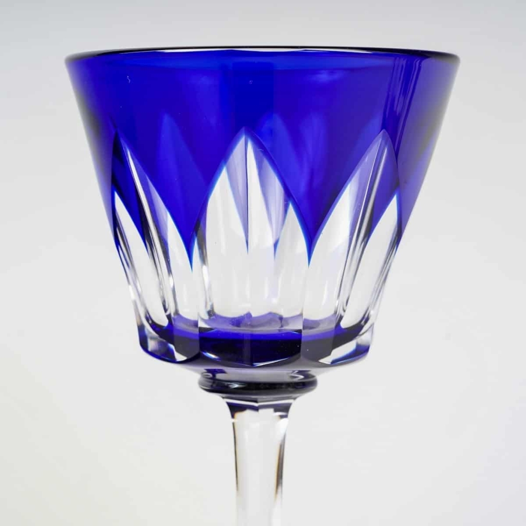 Service de Verres « Caracas » cristal de couleur de BACCARAT – 8 pièces | Biron Service de Verres "Caracas" cristal de couleur de BACCARAT - 8 pièces