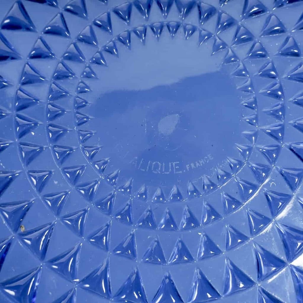 Coupe « Rosaces » verre bleu saphir de René LALIQUE | Biron Coupe "Rosaces" verre bleu saphir de René LALIQUE