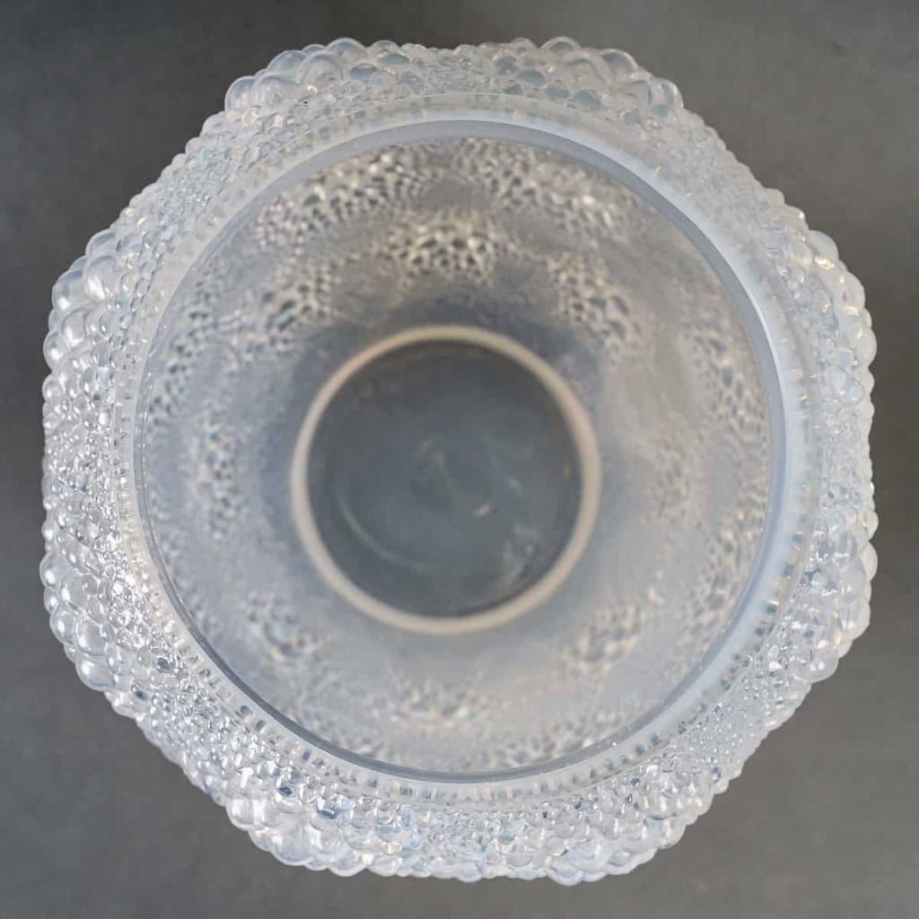 Vase « Davos » verre opalescent de René LALIQUE | Biron Vase "Davos" verre opalescent de René LALIQUE