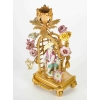 Un bougeoir à main en bronze doré et porcelaine Louis XVI | Biron Un bougeoir à main en bronze doré et porcelaine Louis XVI