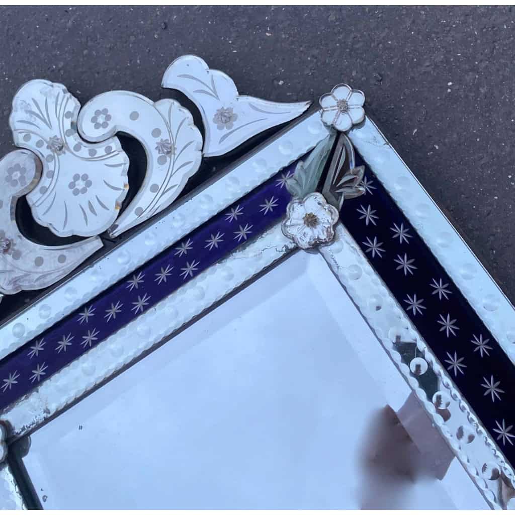 1950/60 ‘ Miroir N3 Venise Rectangulaire à Fronton Avec Cadre en Verre Bleu Orné D Etoiles Argentées Centre Biseauté | Biron 1950/60 ‘ Miroir N3 Venise Rectangulaire à Fronton Avec Cadre en Verre Bleu Orné D Etoiles Argentées Centre Biseauté