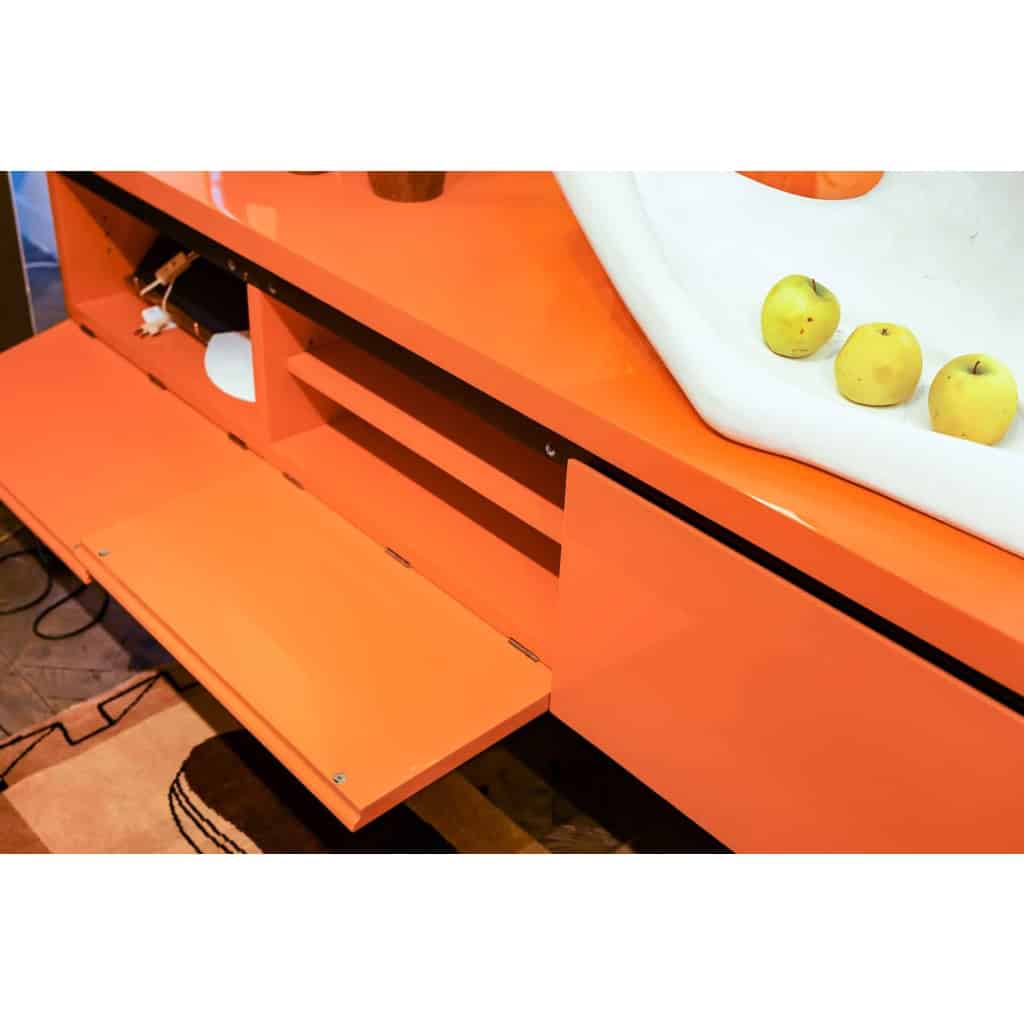 Grande enfilade en laque orange, années 1960 | Biron Grande enfilade en laque orange, années 1960