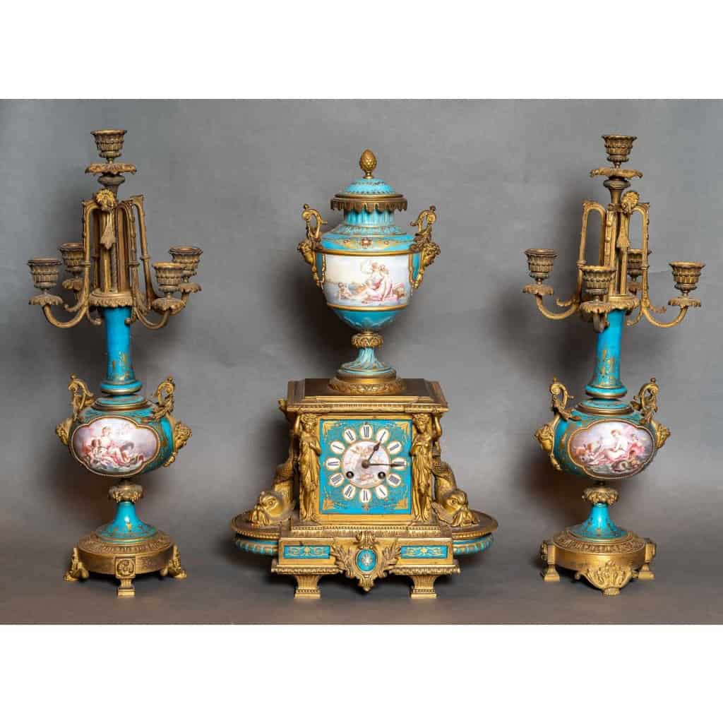 Garniture en porcelaine de Sèvres, XIXème siècle | Biron |||||||||||