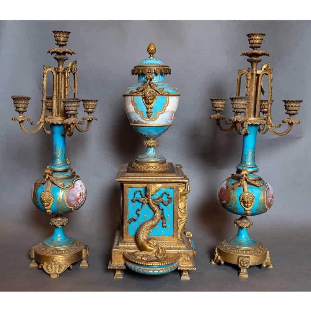 Garniture en porcelaine de Sèvres, XIXème siècle | Biron Garniture en porcelaine de Sèvres, XIXème siècle