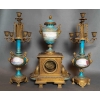 Garniture en porcelaine de Sèvres, XIXème siècle | Biron Garniture en porcelaine de Sèvres, XIXème siècle
