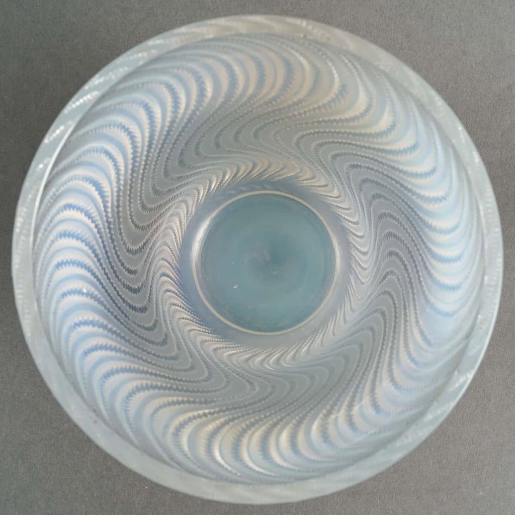 Vase « Actinia » verre opalescent de René LALIQUE | Biron Vase "Actinia" verre opalescent de René LALIQUE