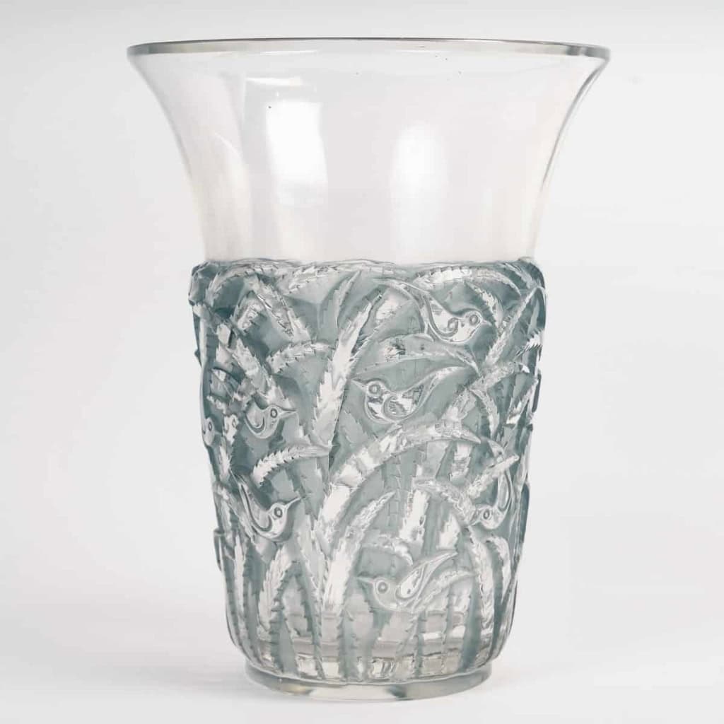 Vase « Bornéo » verre blanc patiné bleu de René LALIQUE | Biron |||||||