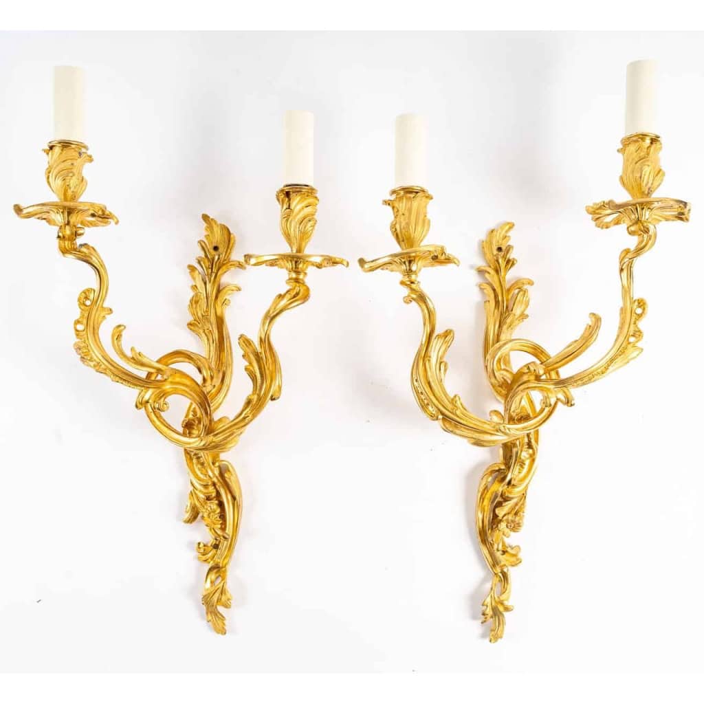 Paire d’appliques de style Louis XV d’époque Napoléon III (1851 – 1870). | Biron ||||||