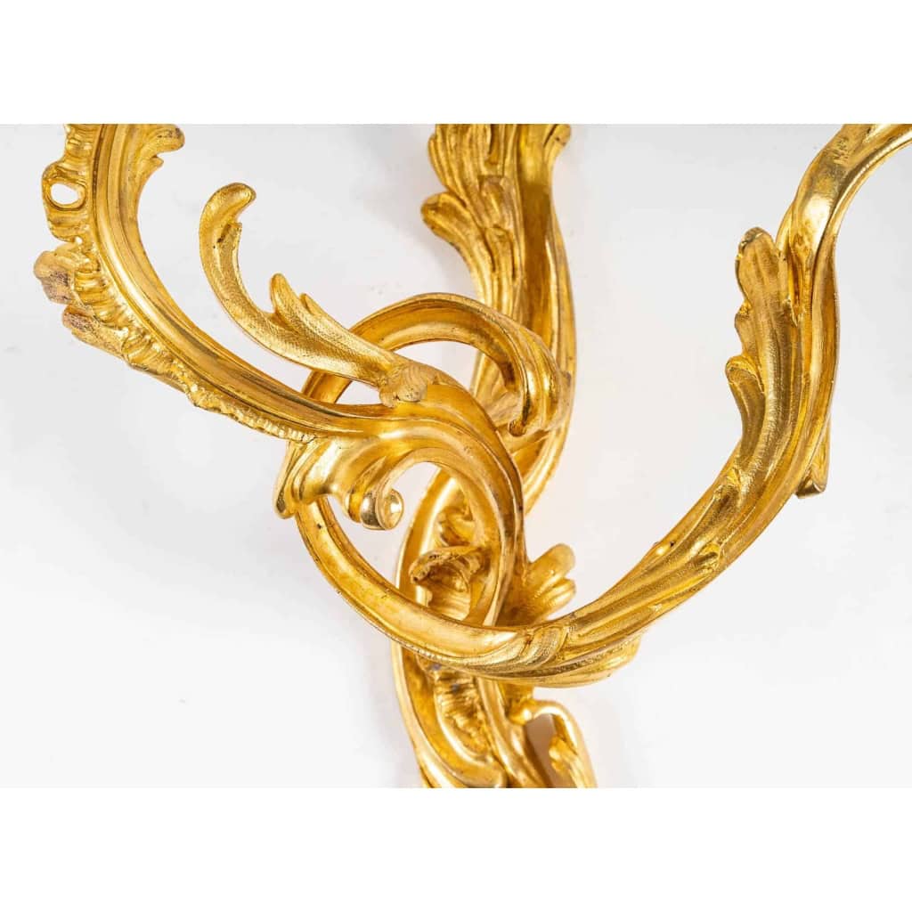 Paire d’appliques de style Louis XV d’époque Napoléon III (1851 – 1870). | Biron Paire d'appliques de style Louis XV d'époque Napoléon III (1851 - 1870).