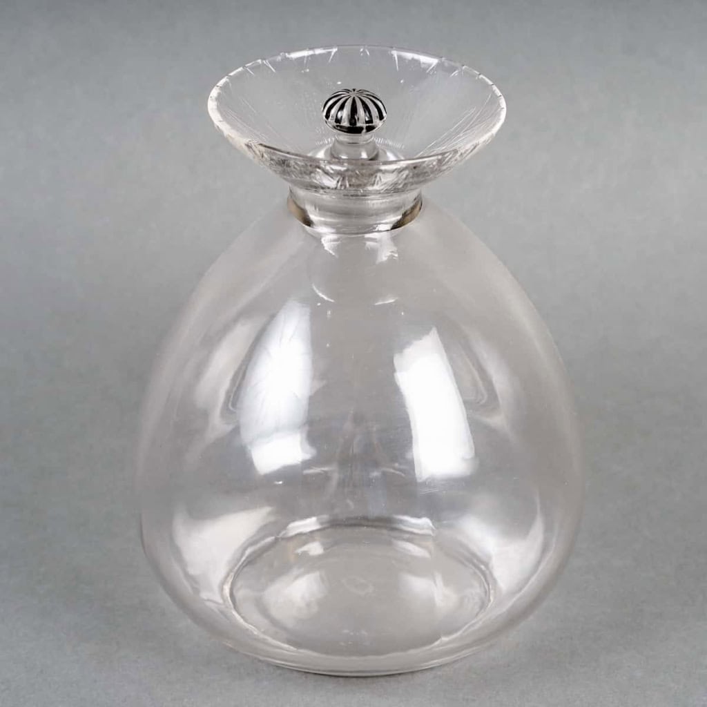 Carafe « Lotus » verre blanc émaillé noir de René LALIQUE | Biron ||||||