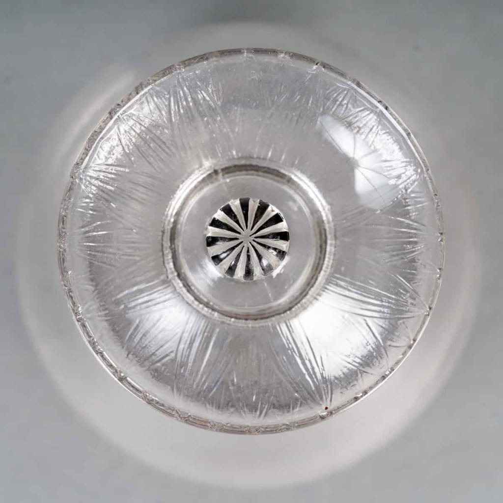 Carafe « Lotus » verre blanc émaillé noir de René LALIQUE | Biron Carafe "Lotus" verre blanc émaillé noir de René LALIQUE