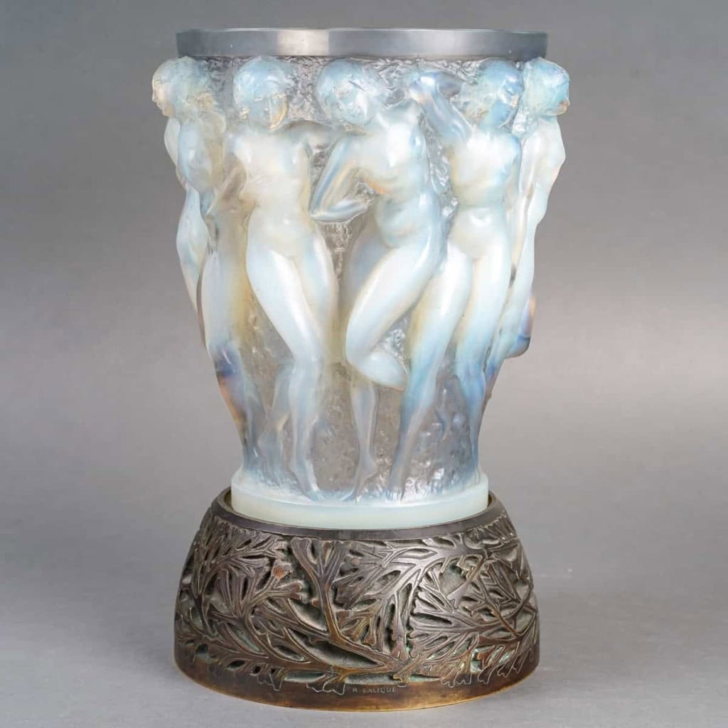 Vase « Bacchantes » verre opalescent patiné gris – socle en bronze d’origine de René LALIQUE | Biron ||||||||