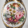 Une paire de vases en porcelaine de Bayeux fin XIXème siècle
