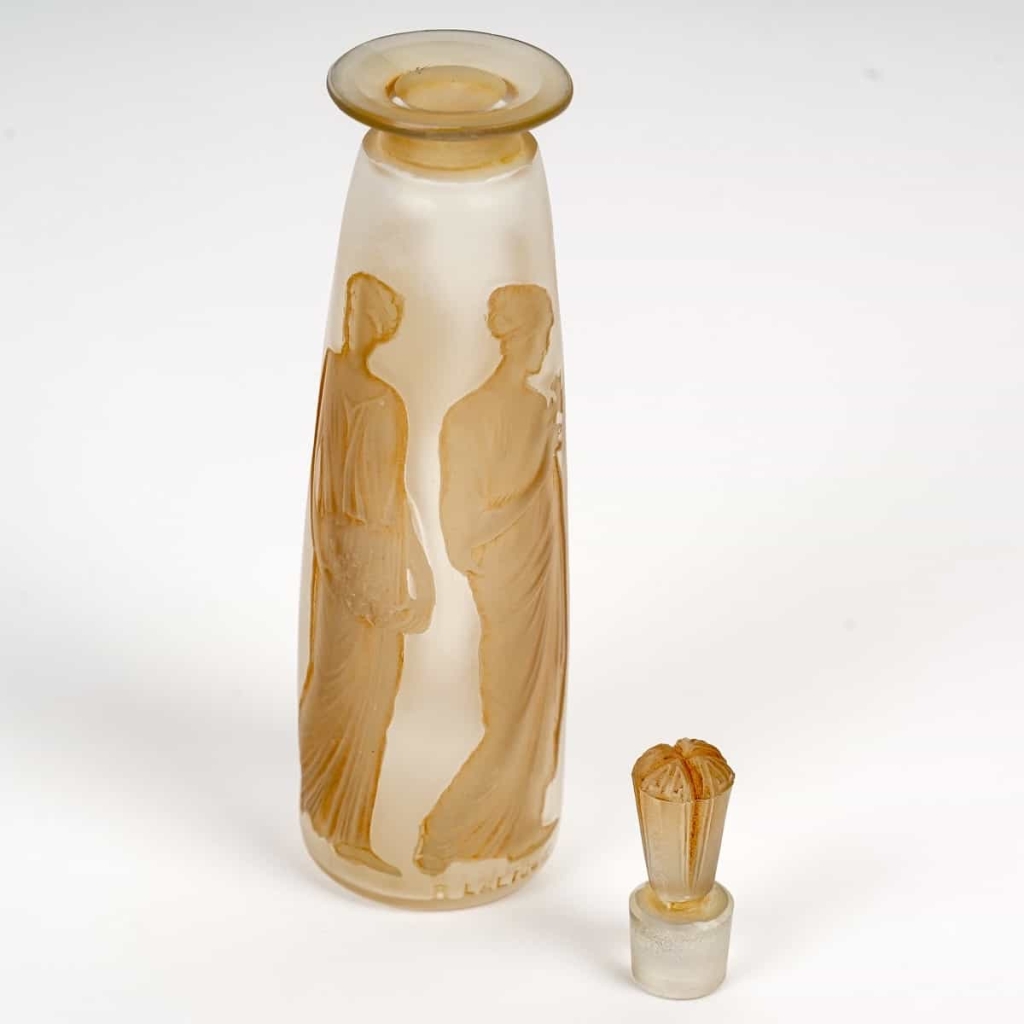 Flacon « Ambre Antique » verre blanc patiné sépia de René LALIQUE pour Coty | Biron Flacon "Ambre Antique" verre blanc patiné sépia de René LALIQUE pour Coty
