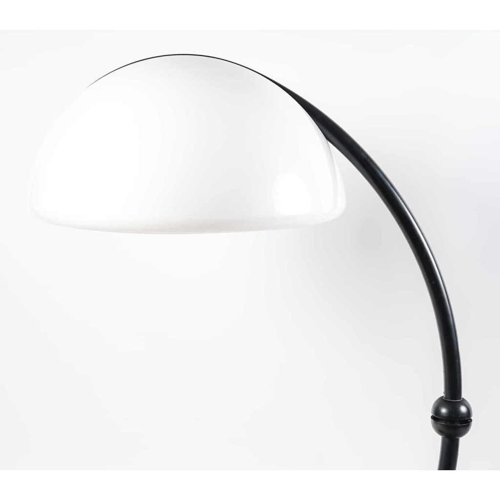 Lampe sur pied noir, modèle serpent, 1960-1970 | Biron Lampe sur pied noir, modèle serpent, 1960-1970