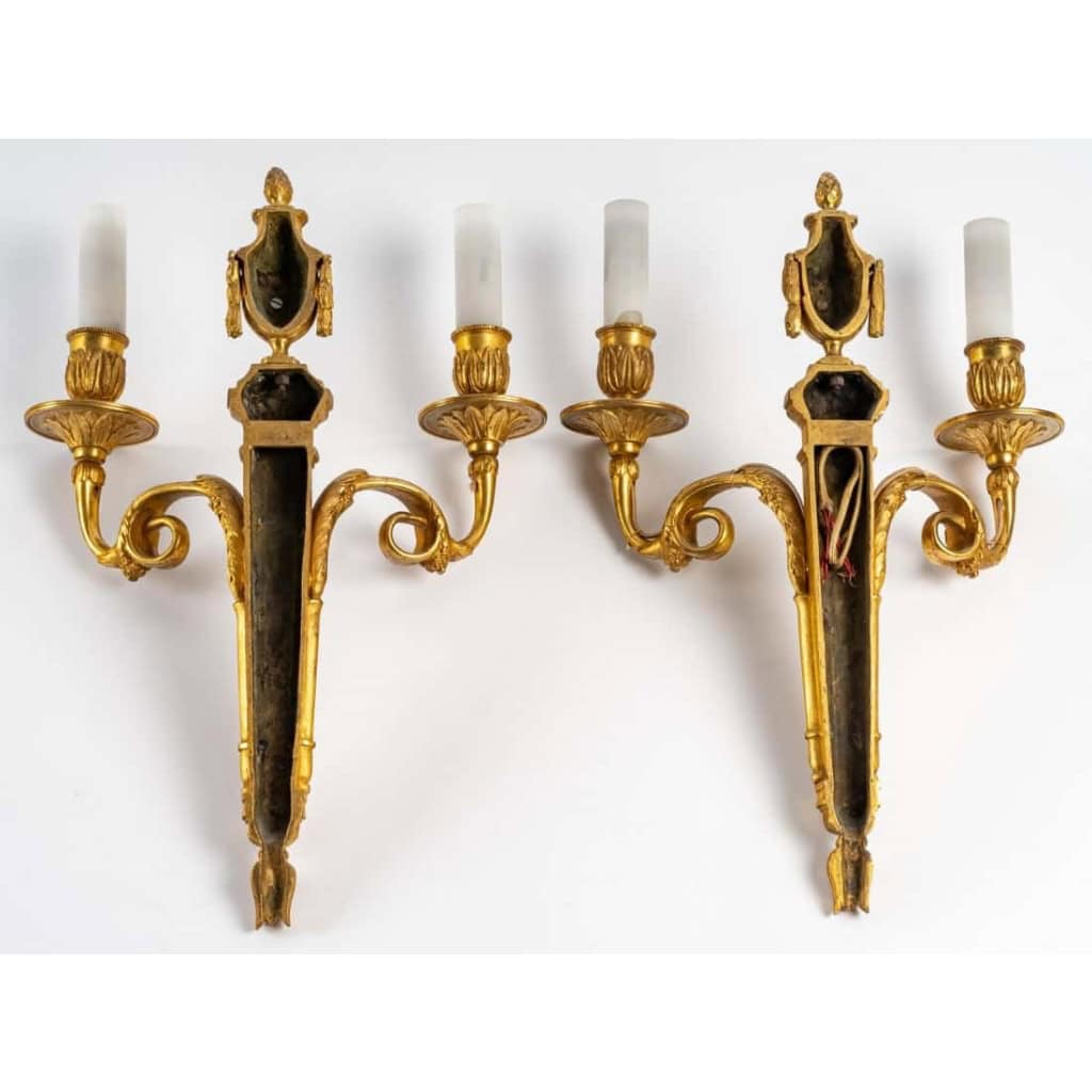 Paire d’appliques de style Louis XVI. | Biron Paire d'appliques de style Louis XVI.