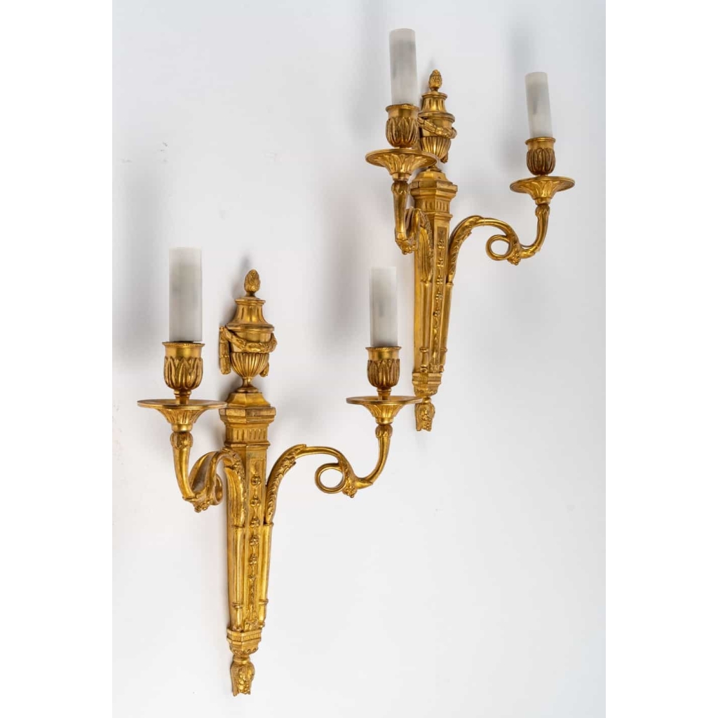 Paire d’appliques de style Louis XVI. | Biron Paire d'appliques de style Louis XVI.