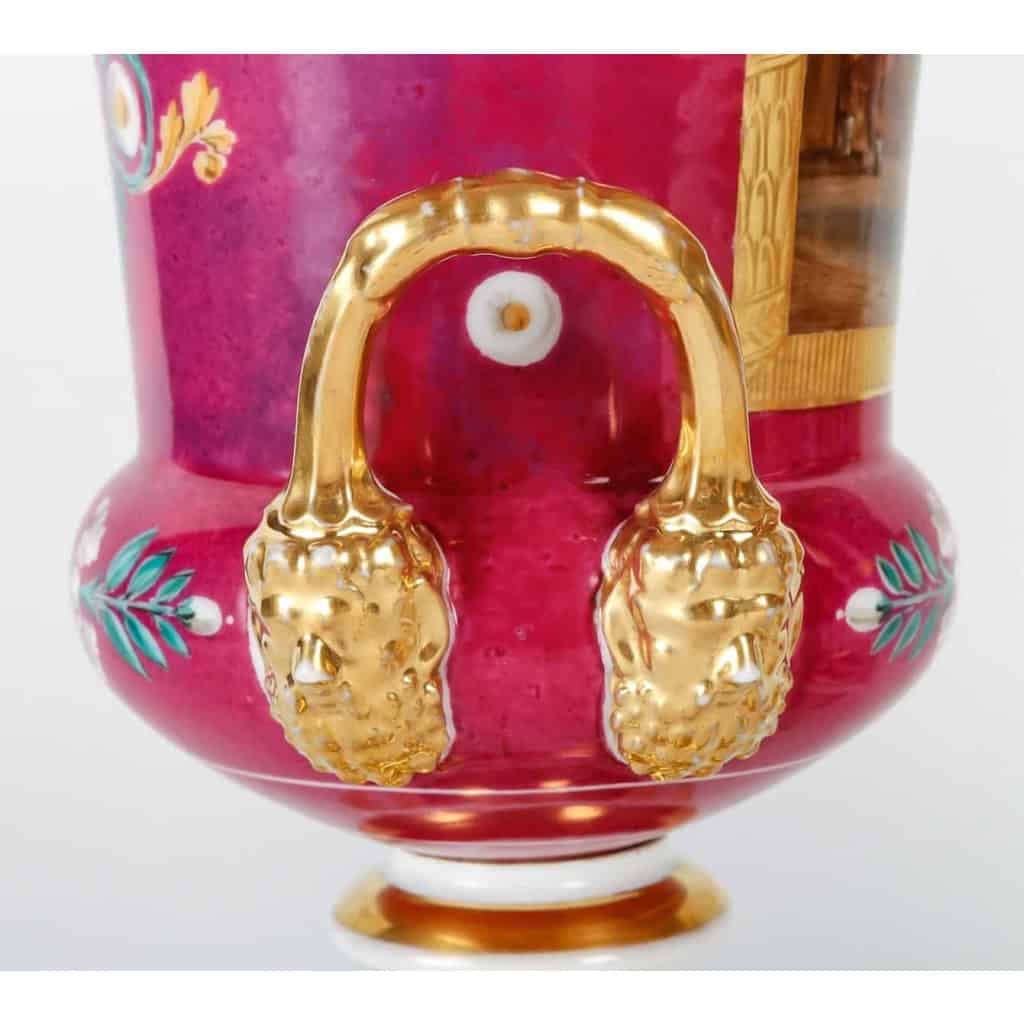 Paire de Vases Medicis en Porcelaine de Paris du XIXème Siècle | Biron Paire de Vases Medicis en Porcelaine de Paris du XIXème Siècle