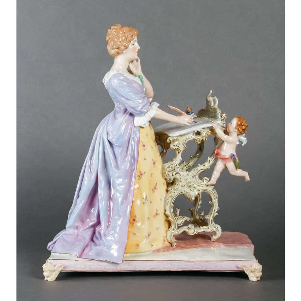 Porcelaine, du XIXème siècle représentant élégante à son écritoire, style Napoélon III | Biron |||||||||||