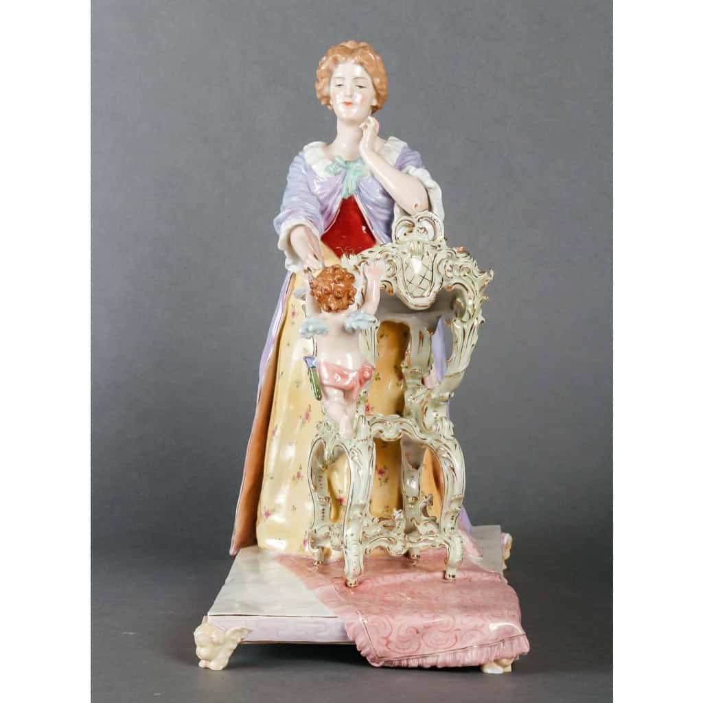 Porcelaine, du XIXème siècle représentant élégante à son écritoire, style Napoélon III | Biron Porcelaine, du XIXème siècle représentant élégante à son écritoire, style Napoélon III