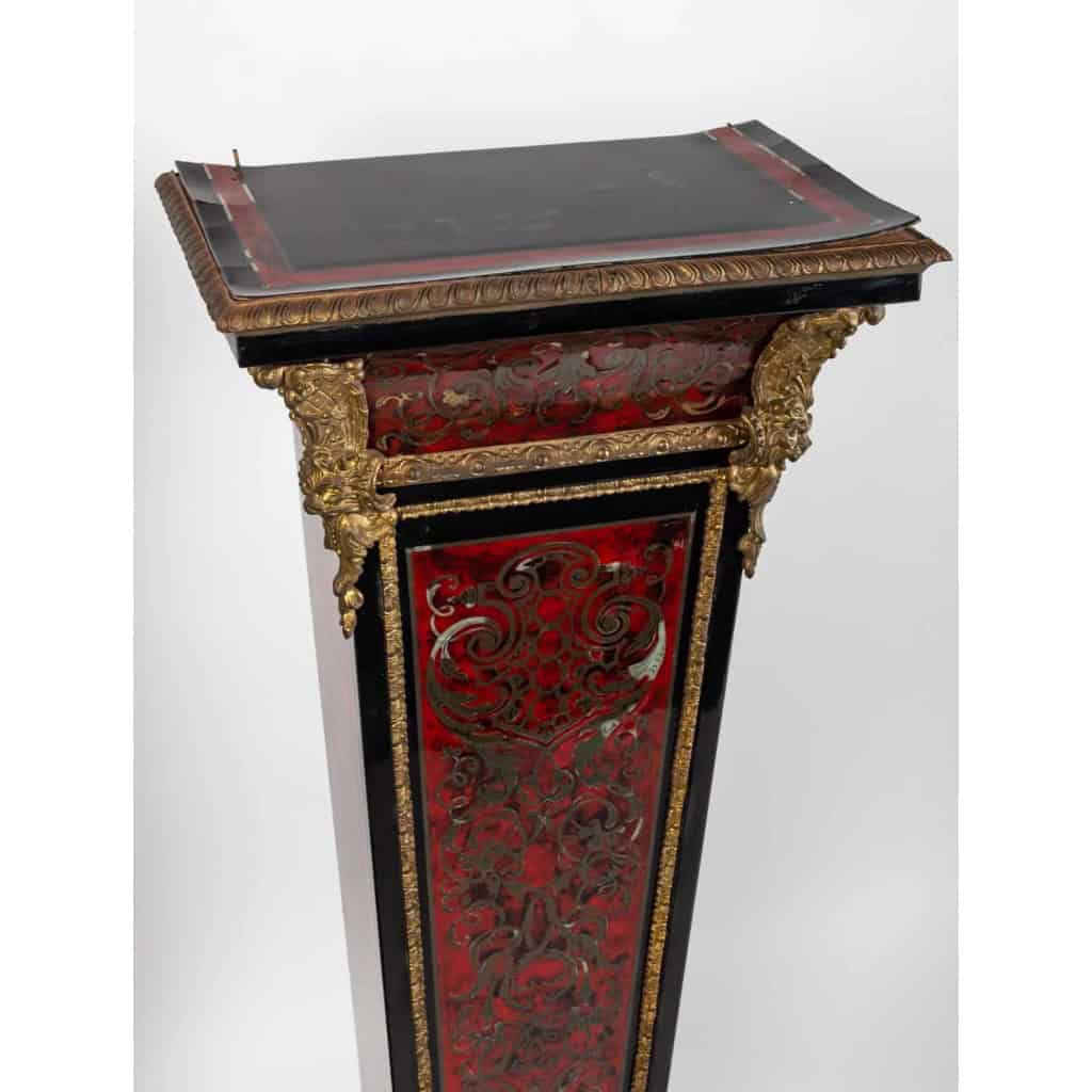 Paire de colonnes en marqueterie d’écailles de tortue. Monture en bronze doré et bien ciselé, XIXème siècle | Biron Paire de colonnes en marqueterie d'écailles de tortue. Monture en bronze doré et bien ciselé, XIXème siècle