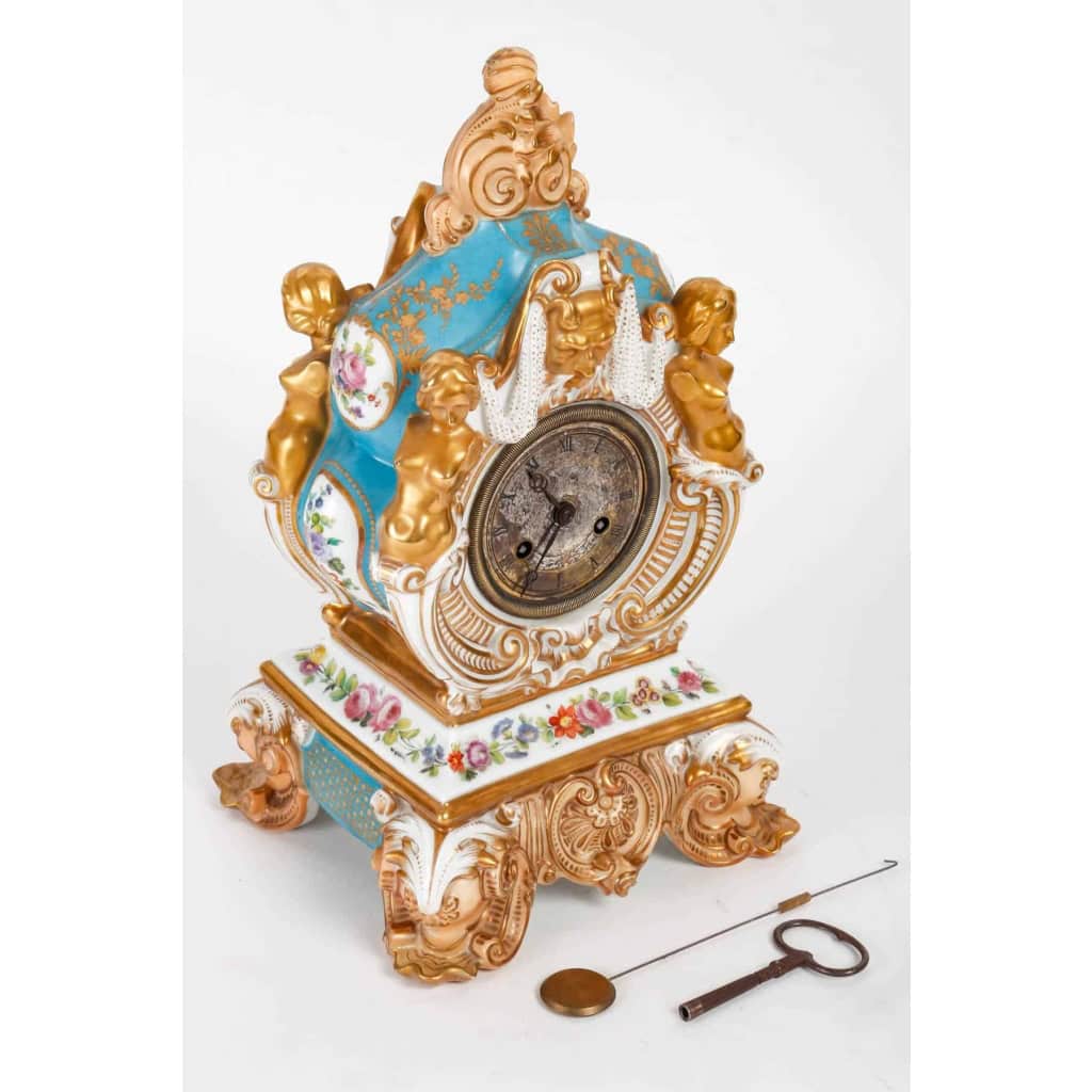 Pendule en porcelaine du XIXème siècle | Biron ||||||||||