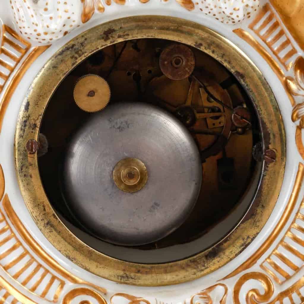 Pendule en porcelaine du XIXème siècle | Biron Pendule en porcelaine du XIXème siècle