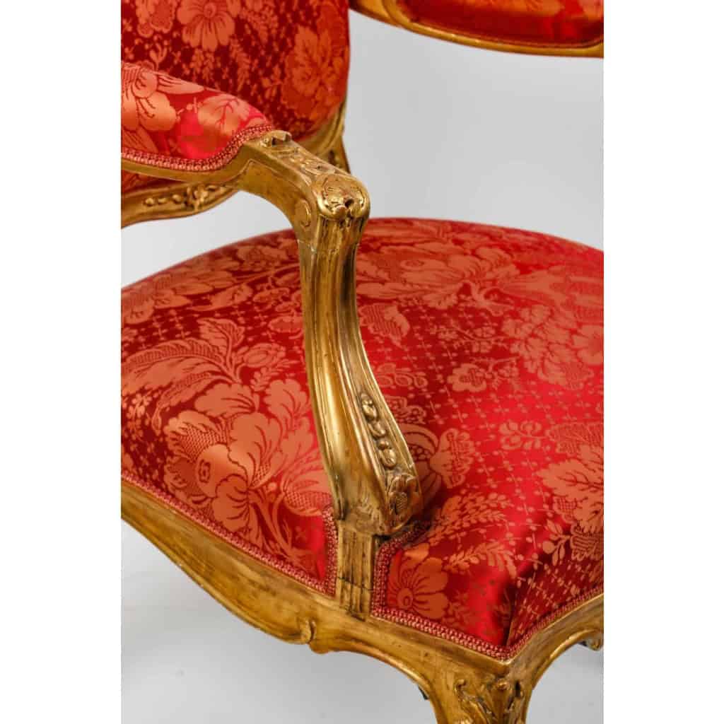 Paire de fauteuils rouges style Louis XV, fin XIXème siècle | Biron Paire de fauteuils rouges style Louis XV, fin XIXème siècle