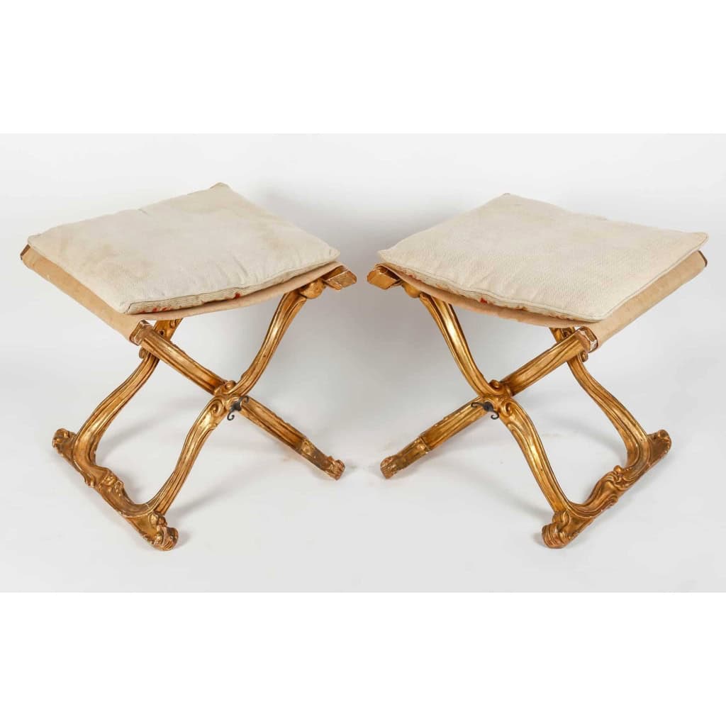 Paire de tabouret de style Louis XV, XXème siècle | Biron Paire de tabouret de style Louis XV, XXème siècle