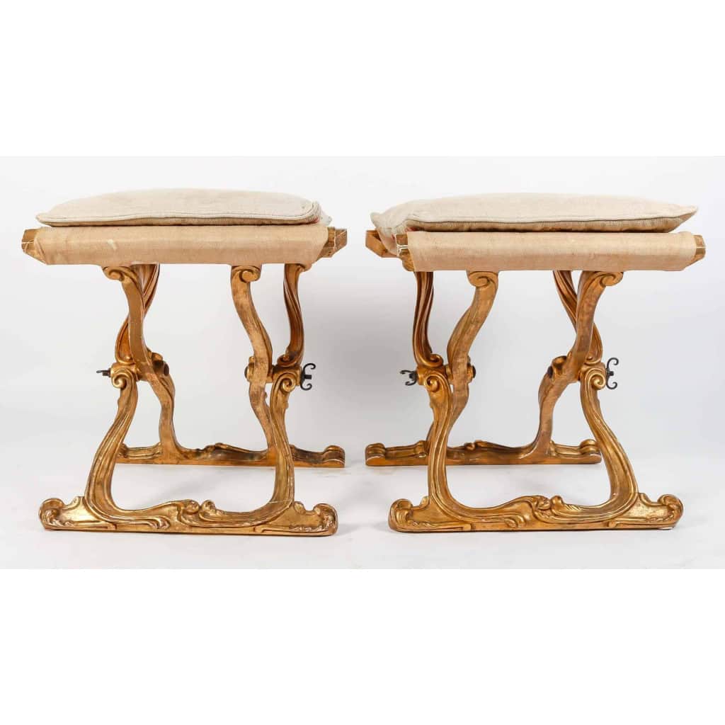 Paire de tabouret de style Louis XV, XXème siècle | Biron Paire de tabouret de style Louis XV, XXème siècle