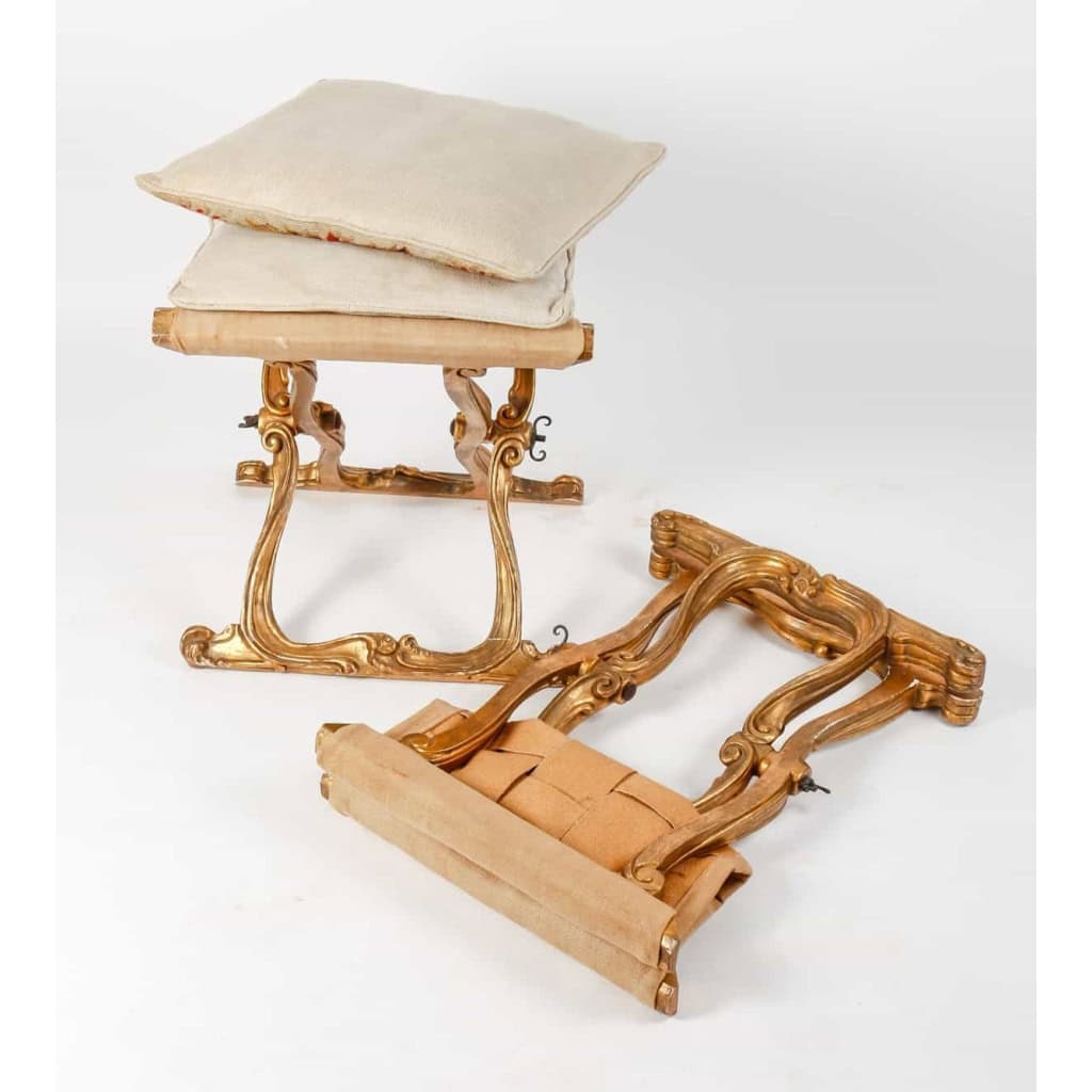 Paire de tabouret de style Louis XV, XXème siècle | Biron Paire de tabouret de style Louis XV, XXème siècle
