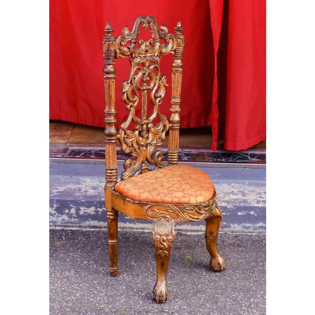 Chaise en bois sculpté et doré, XVIIème siècle | Biron |||||||||