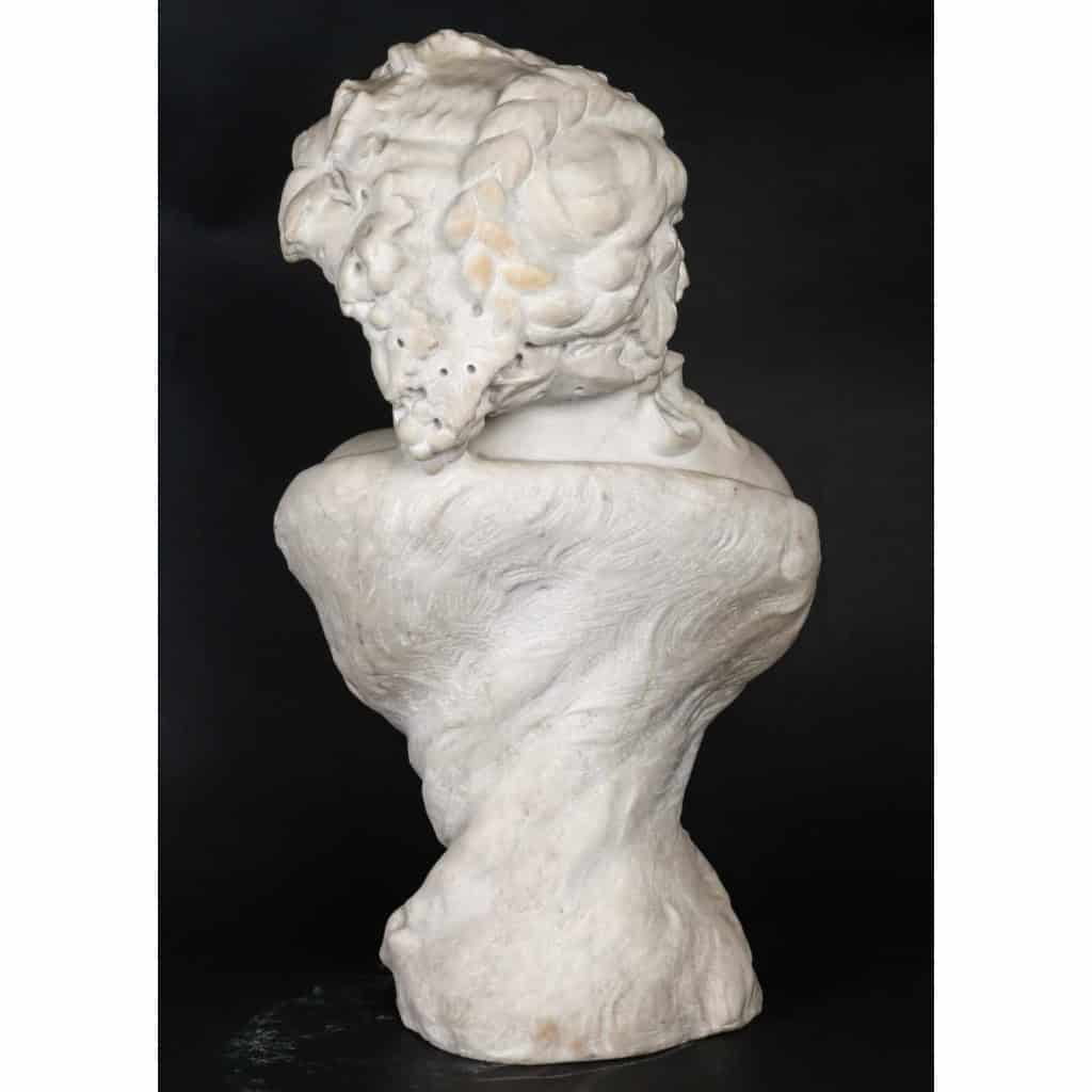 Buste en marbre, 1900, style Art nouveau | Biron Buste en marbre, 1900, style Art nouveau