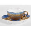 Service en porcelaine bleu céleste et dentelé d’or, fin XIXème siècle | Biron Service en porcelaine bleu céleste et dentelé d'or, fin XIXème siècle