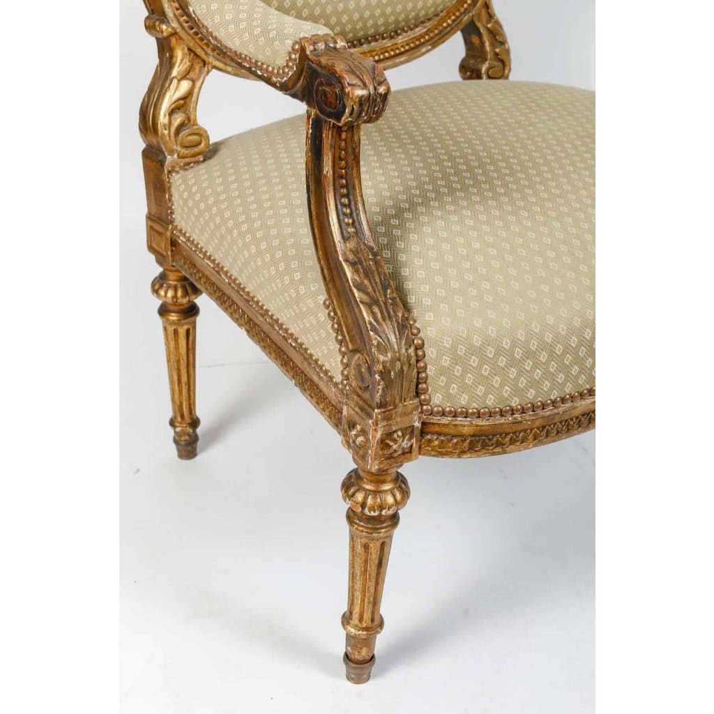 Ensemble de 2 fauteuils et 6 chaises de style Louis XVI, XIXème siècle | Biron Ensemble de 2 fauteuils et 6 chaises de style Louis XVI, XIXème siècle