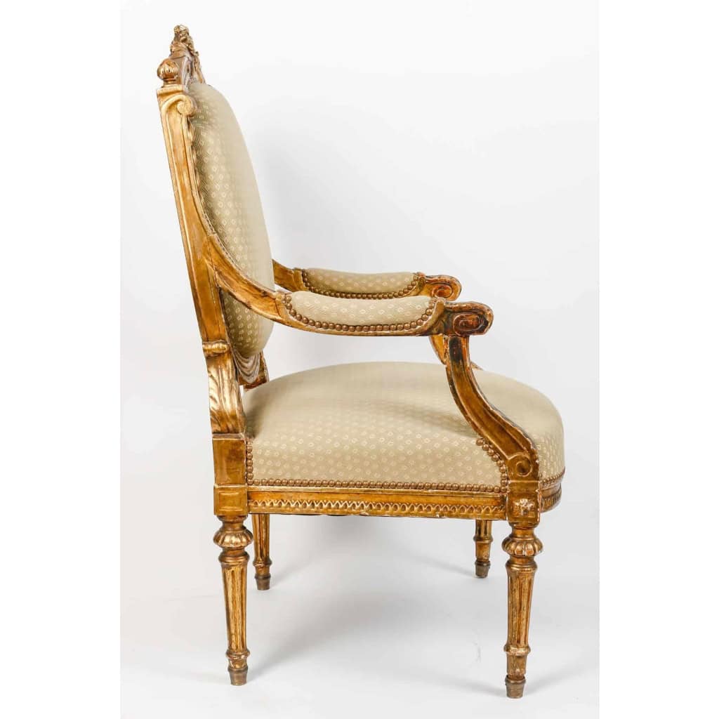 Ensemble de 2 fauteuils et 6 chaises de style Louis XVI, XIXème siècle | Biron Ensemble de 2 fauteuils et 6 chaises de style Louis XVI, XIXème siècle