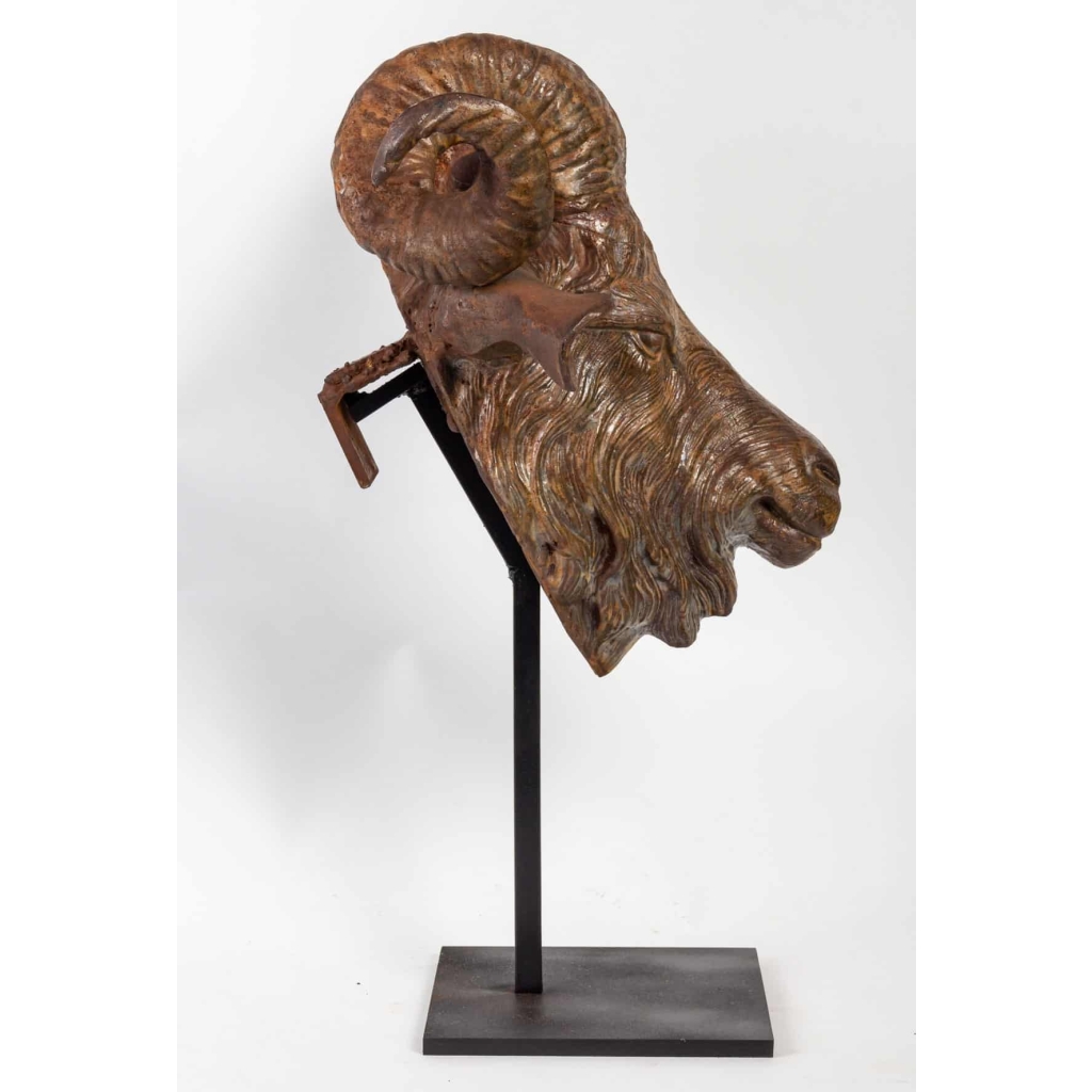 Fonte patinée, Bélier sur son socle, XXème siècle | Biron Fonte patinée, Bélier sur son socle, XXème siècle