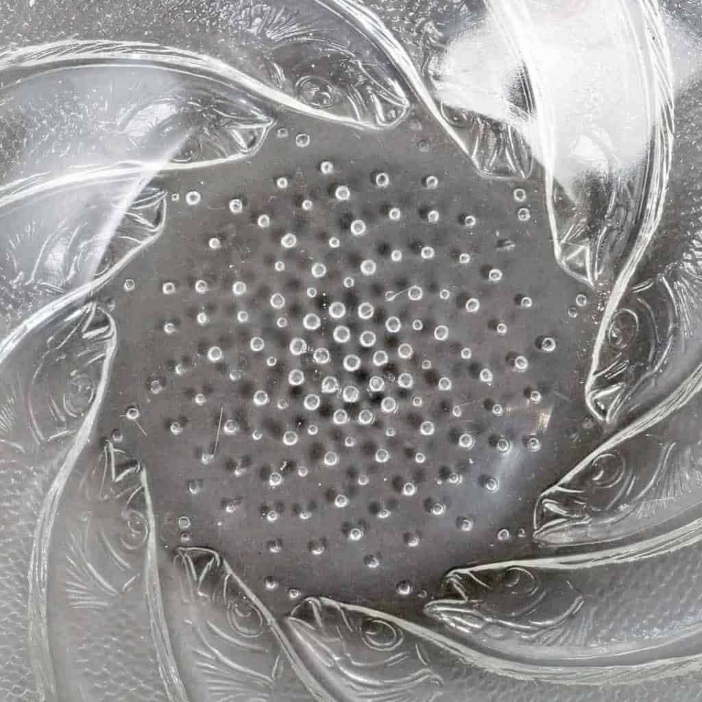 Coupe « Poissons » verre blanc de René LALIQUE | Biron Coupe "Poissons" verre blanc de René LALIQUE