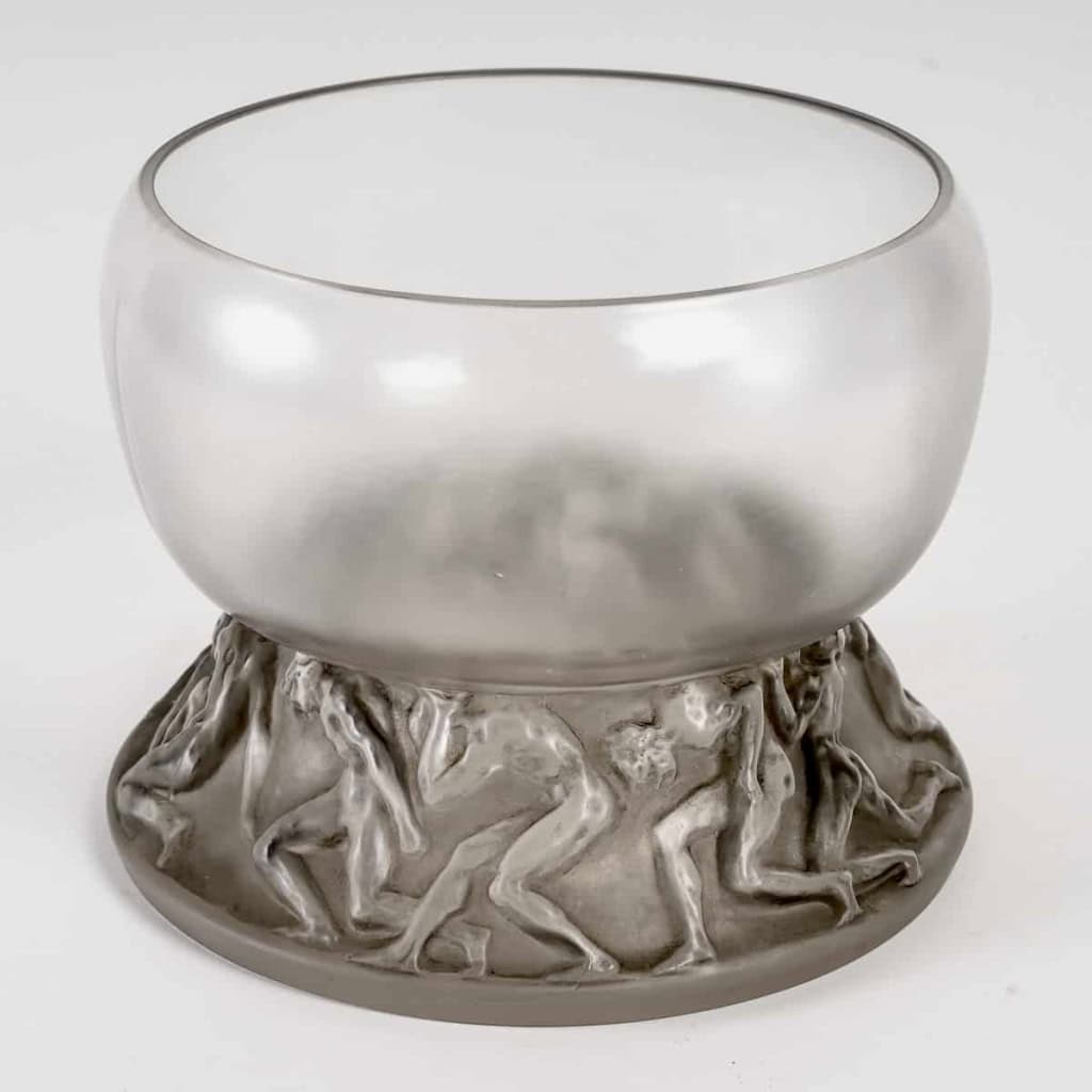 Vase « Lutteurs » verre blanc patiné gris de René LALIQUE | Biron |||||