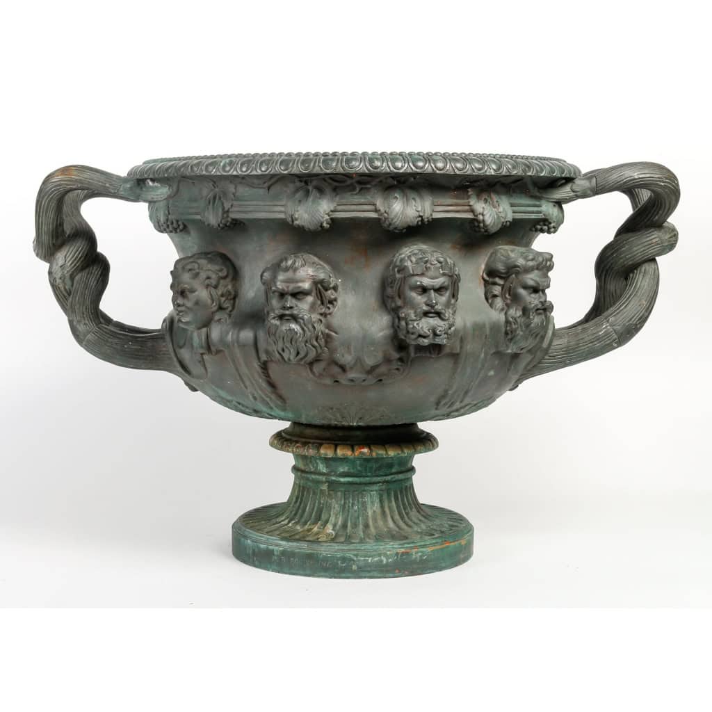 Important vase de Warwick en bronze à patine à l’antique, signé Barbedienne. Epoque XIXème siècle | Biron ||||||||||||
