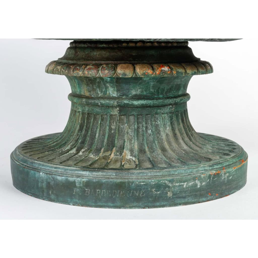 Important vase de Warwick en bronze à patine à l’antique, signé Barbedienne. Epoque XIXème siècle | Biron Important vase de Warwick en bronze à patine à l'antique, signé Barbedienne. Epoque XIXème siècle