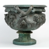 Important vase de Warwick en bronze à patine à l’antique, signé Barbedienne. Epoque XIXème siècle | Biron Important vase de Warwick en bronze à patine à l'antique, signé Barbedienne. Epoque XIXème siècle