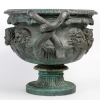 Important vase de Warwick en bronze à patine à l’antique, signé Barbedienne. Epoque XIXème siècle | Biron Important vase de Warwick en bronze à patine à l'antique, signé Barbedienne. Epoque XIXème siècle