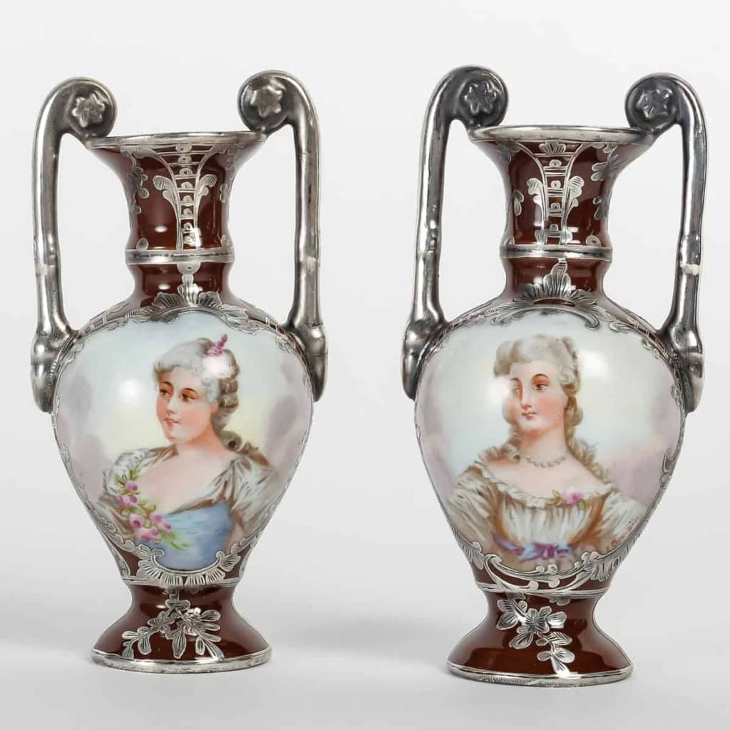 une paire de miniature en porcelaine fin XIXème siècle | Biron |||||||||||